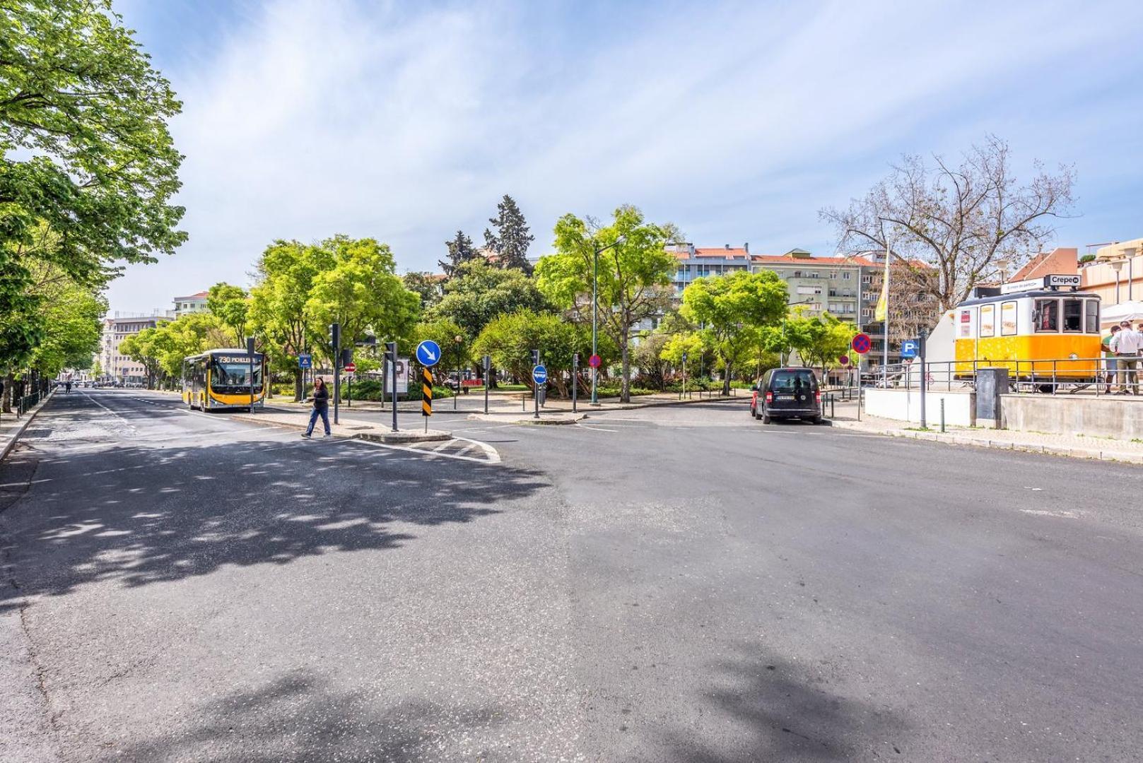 Guestready - Saldanha Building Tower Apartment Lisbon Bagian luar foto