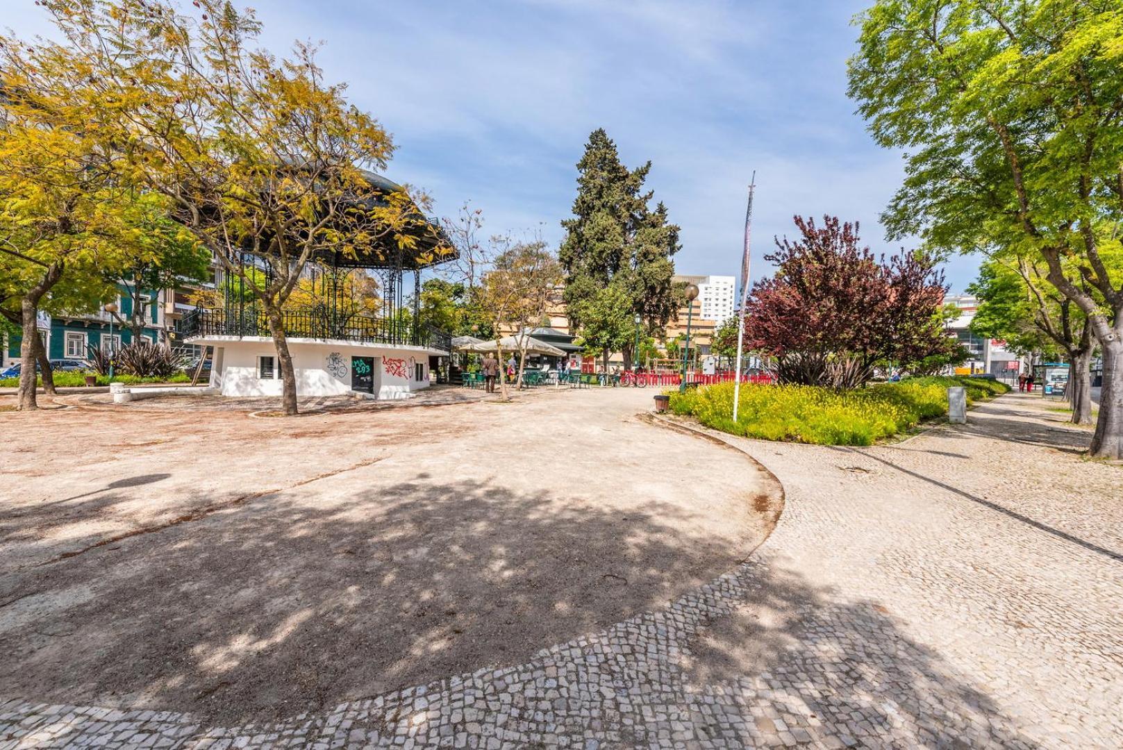 Guestready - Saldanha Building Tower Apartment Lisbon Bagian luar foto
