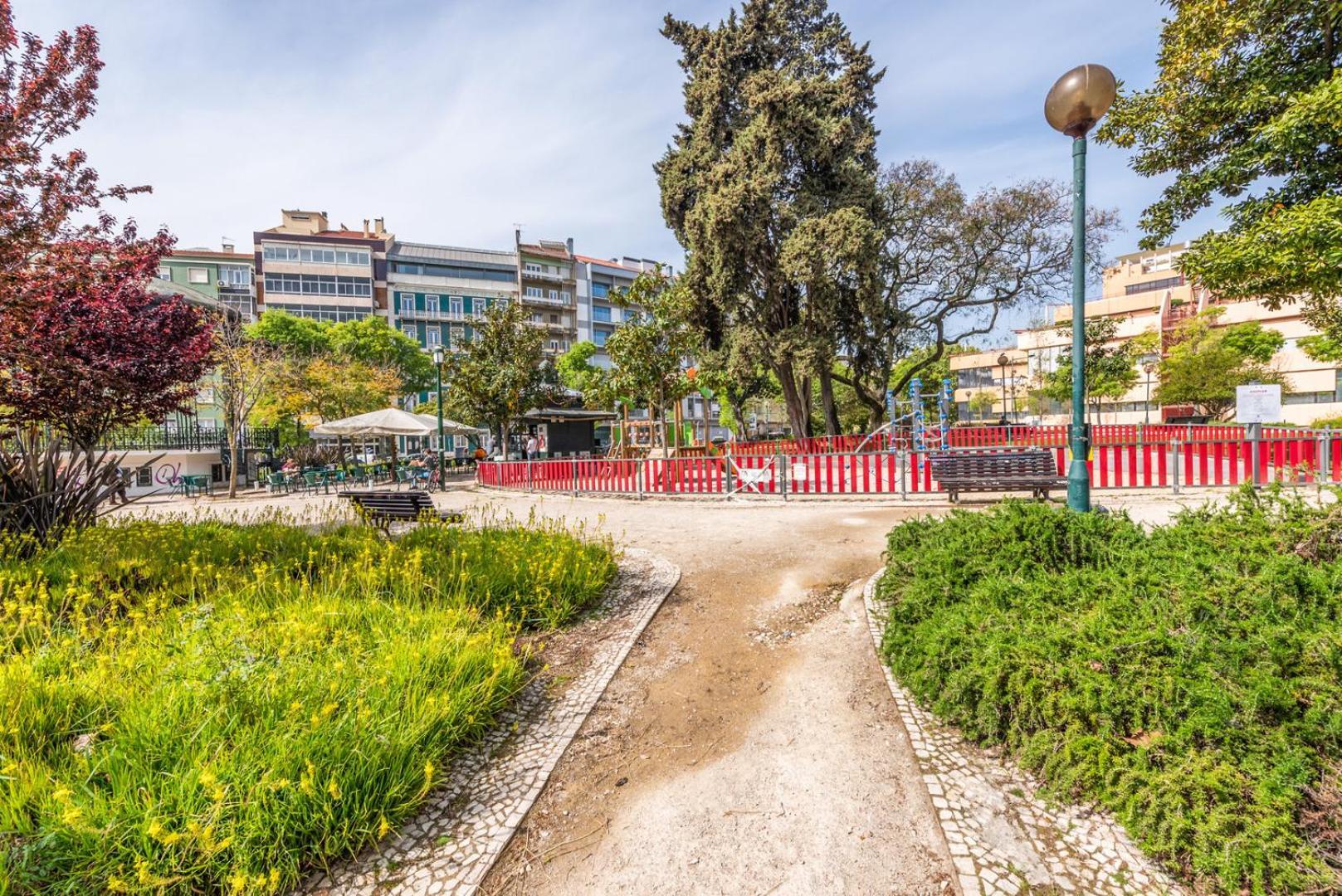 Guestready - Saldanha Building Tower Apartment Lisbon Bagian luar foto